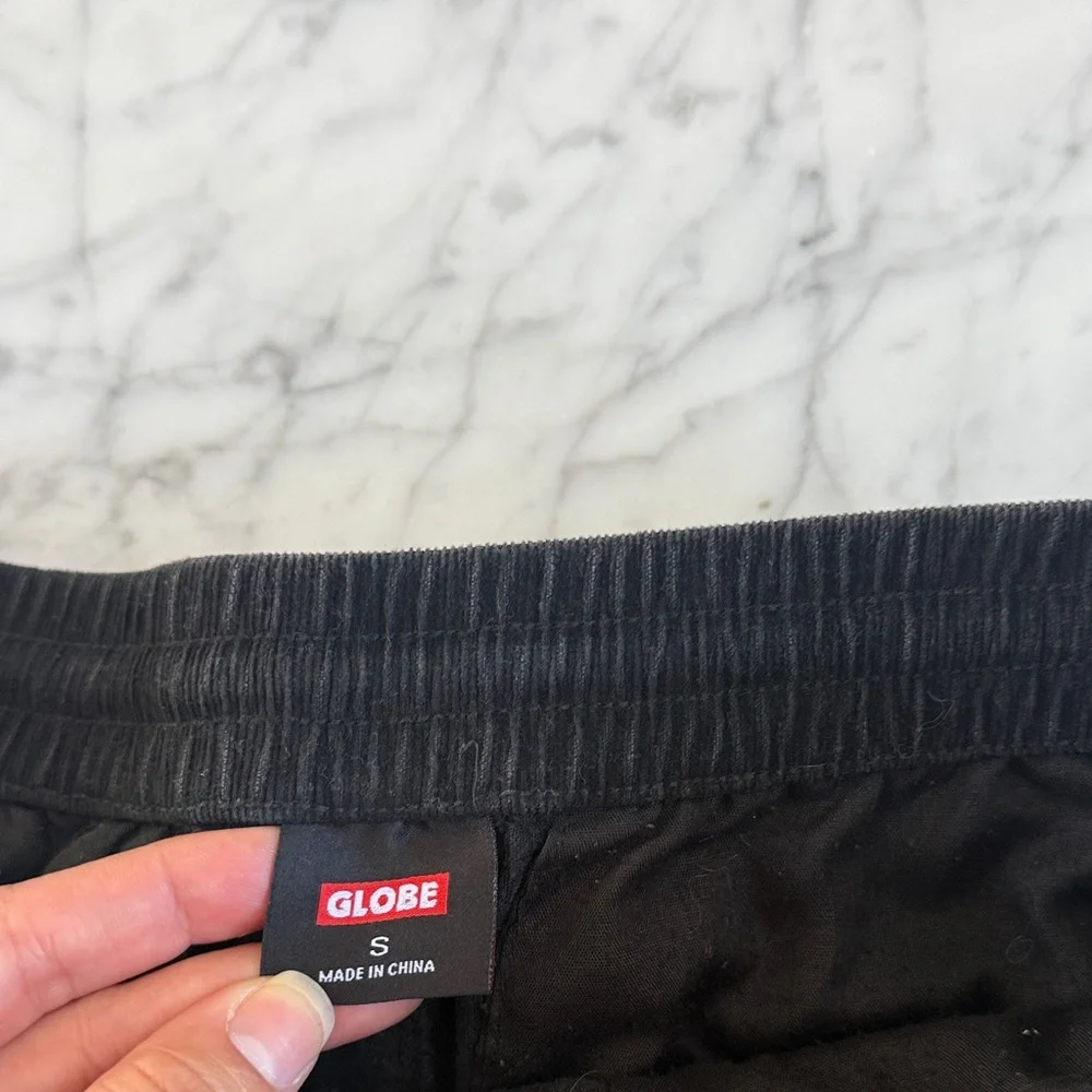 Vintage Globe Skate Brand Y2K Men’s Sz S Black Drawstring Corduroy Shorts
